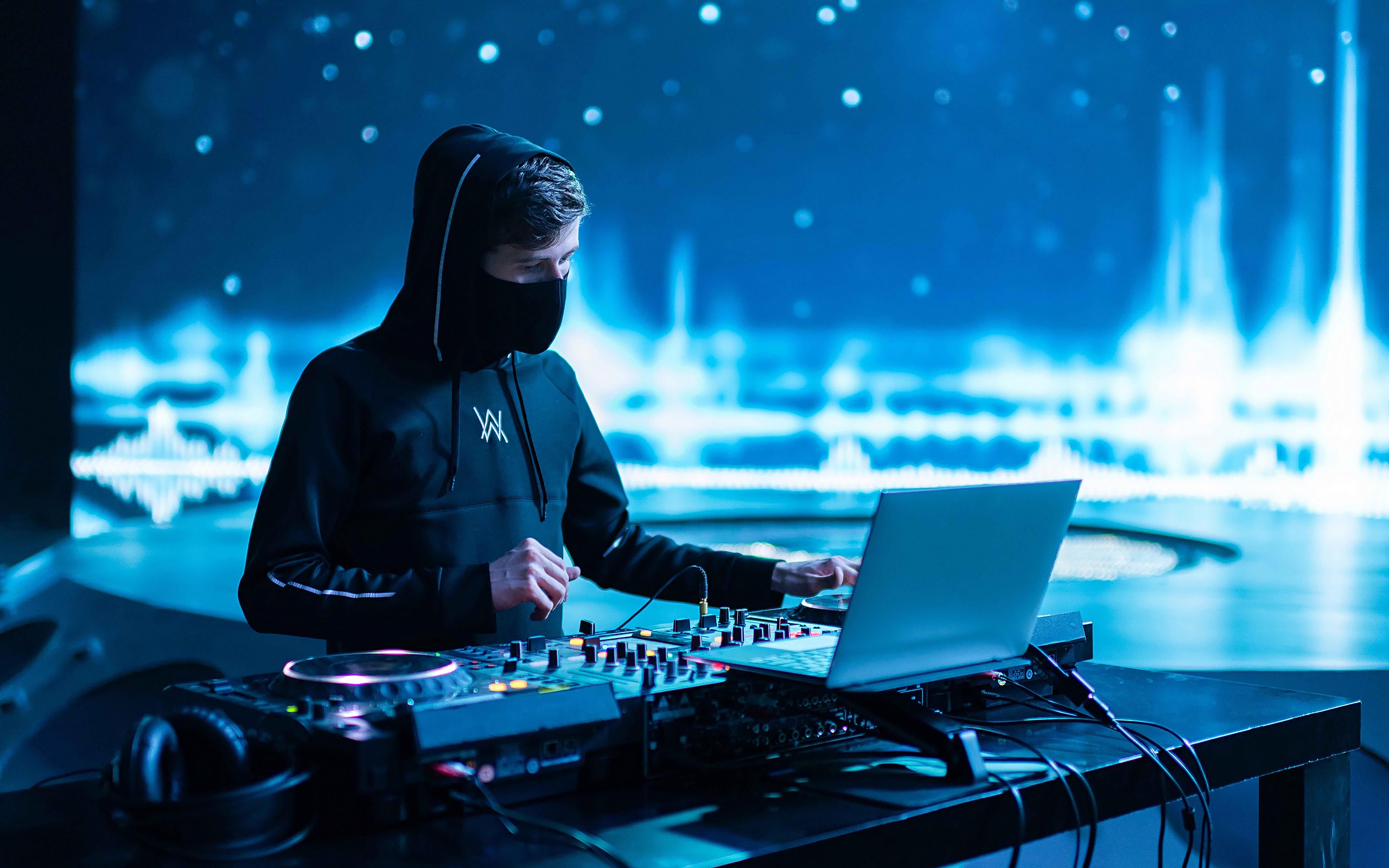 Banner DJs